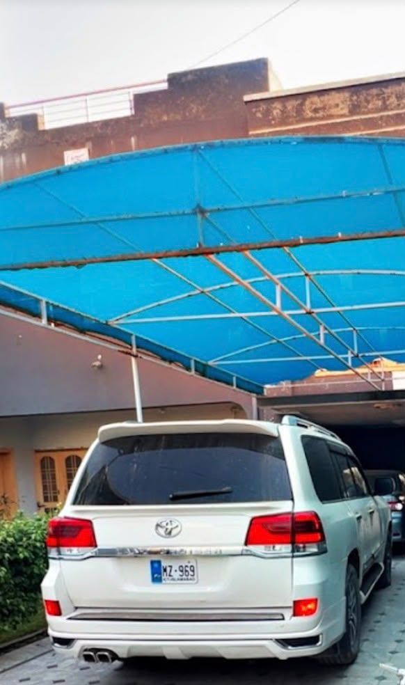 White Toyota Land Cruiser rear view